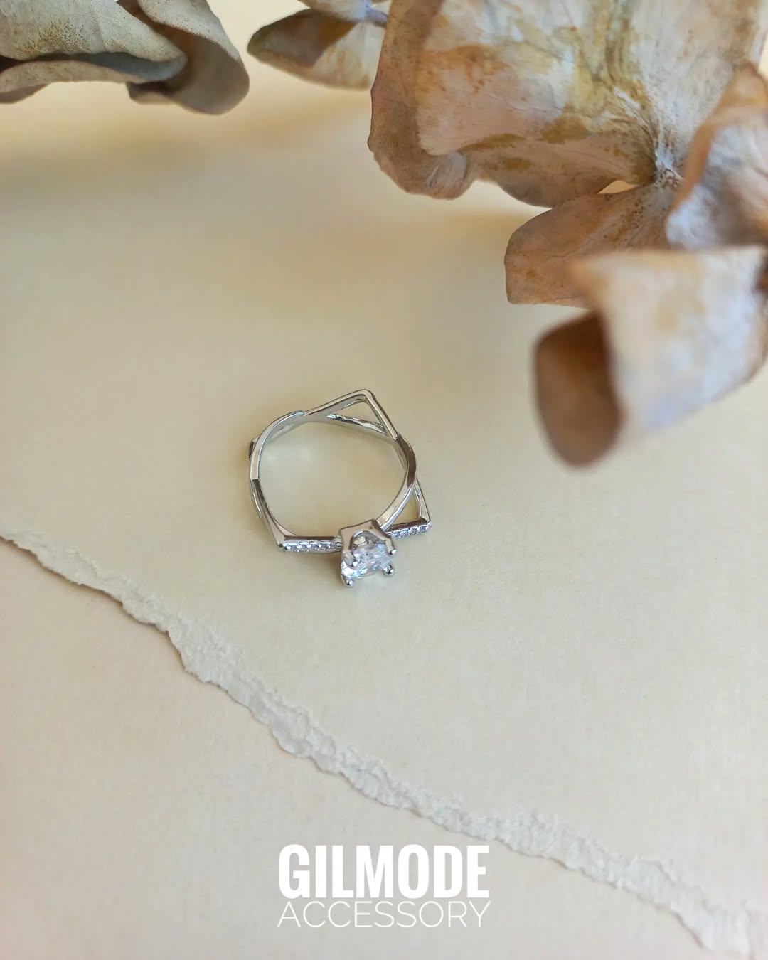 انگشتر سولیتر نقره ای استیل تک نگین